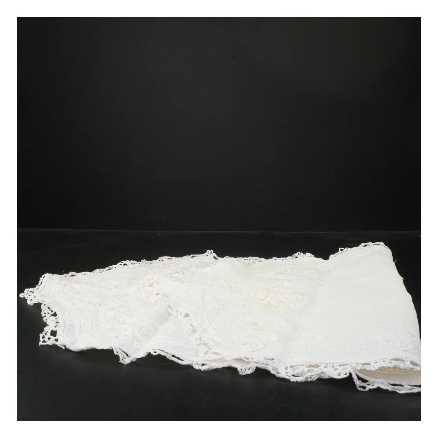  broderet  hvid bordløber (str. 35x75 cm)