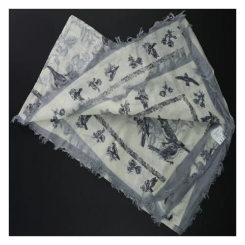 Kvadratisk tørklæde med fugleprint fra ALT (str. 86x86 cm)