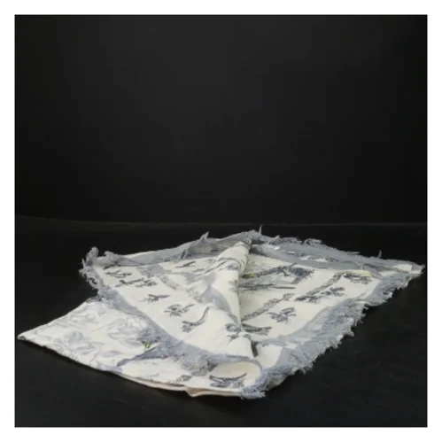 Kvadratisk tørklæde med fugleprint fra ALT (str. 86x86 cm)