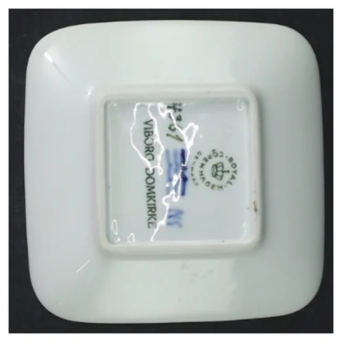 Porcelænsaskebæger fra Royal Copenhagen (str. 10,5 x 10,5 cm)