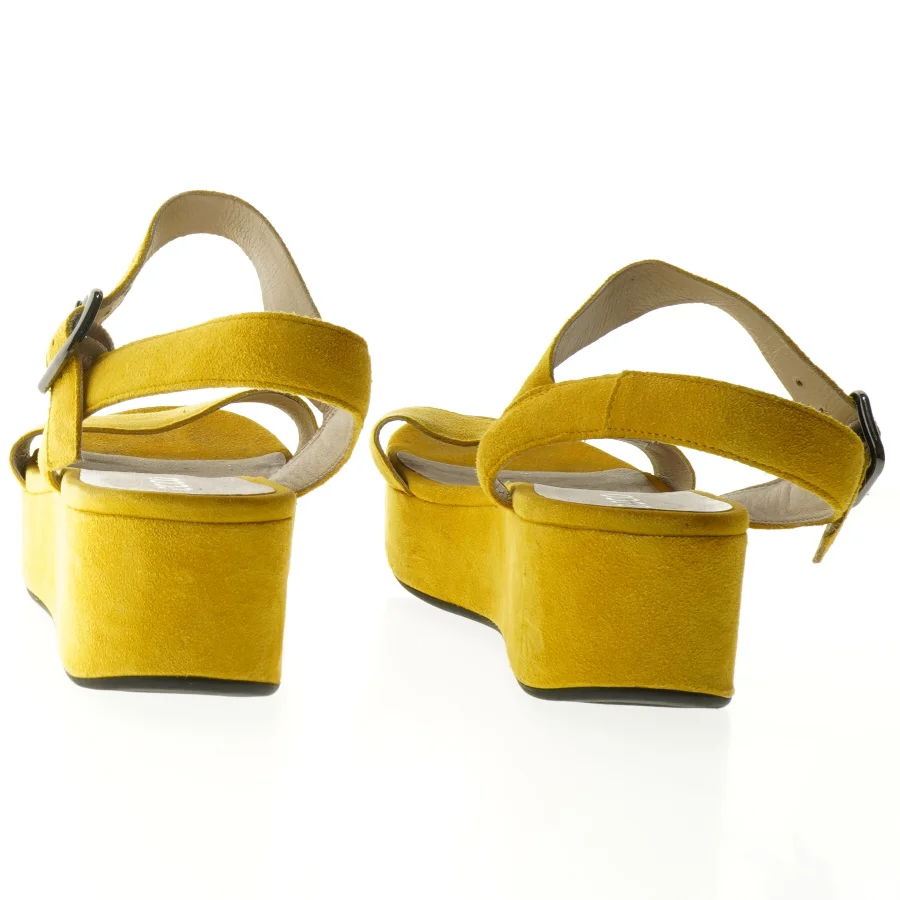 Gule ruskindssandaler. Ecco str 39
