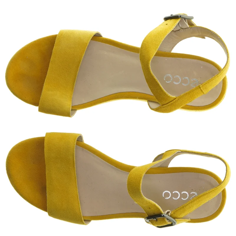 Gule ruskindssandaler. Ecco str 39