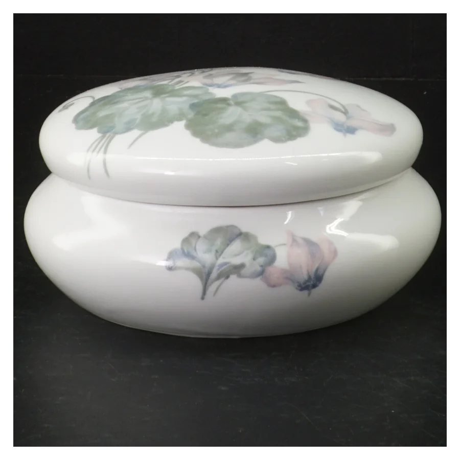 Porcelænsskål med låg og blomstermotiv (str. Ø. 15 cm)
