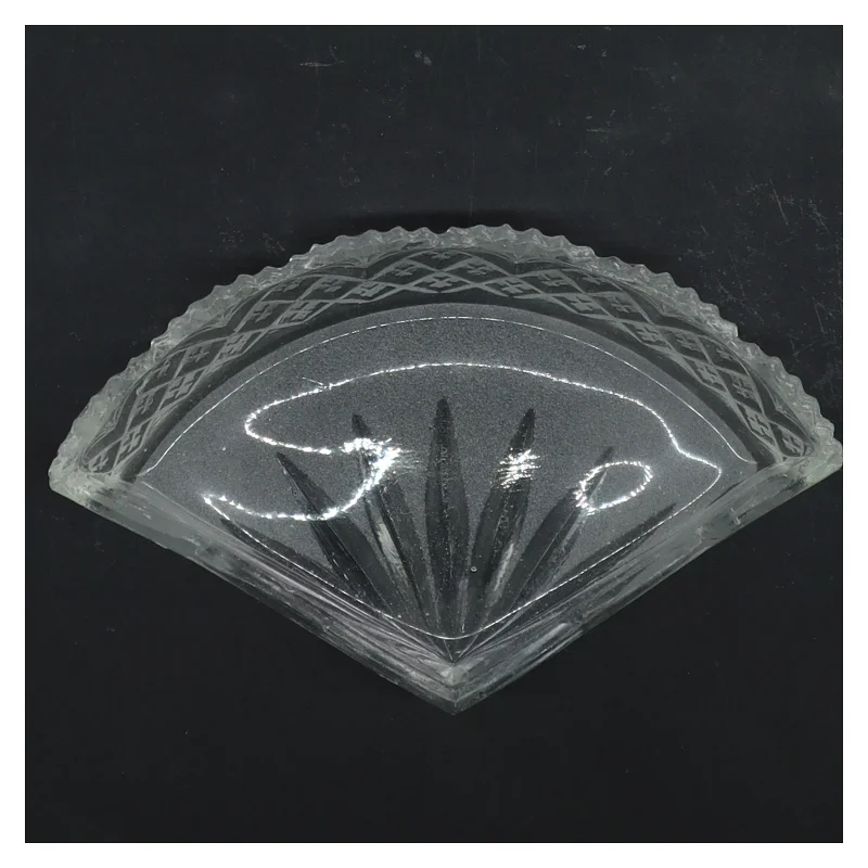 Dekorativt glasfad (str. 14x8,5 cm)