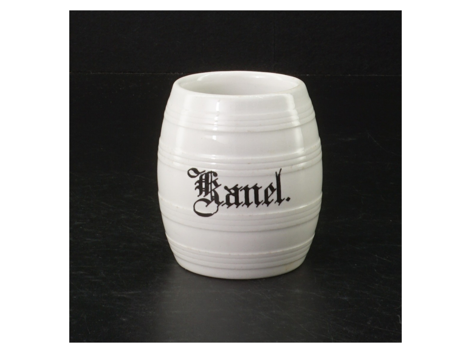 Keramik krukke med låg  Villeroy og Boch(str. H. 7,5 cm. 6,5 cm)
