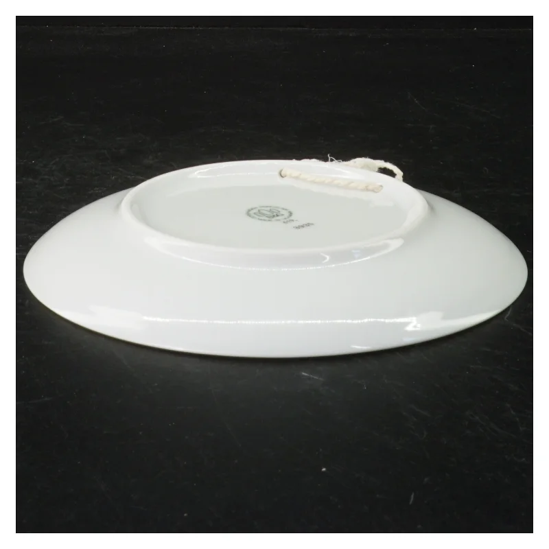 Porcelænsplatte fra Vanløse Kirke med ophæng (str. Ø)