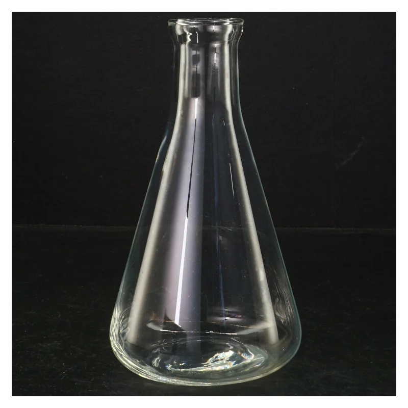 Gennemsigtig glasvase (str. H. 18 cm)