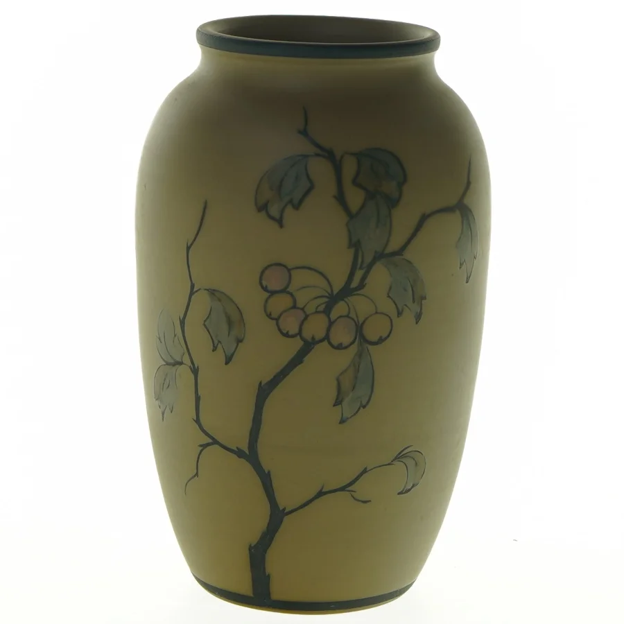 Dekoreret lervase (str. H. 16 cm)