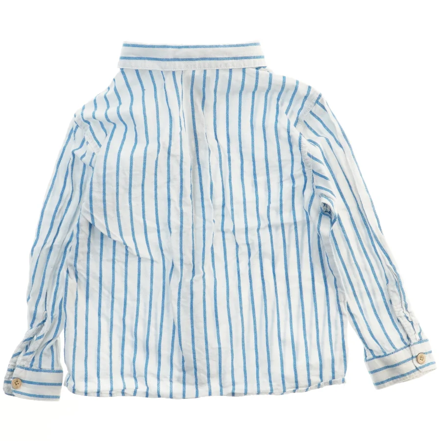 Skjorte med blå striber fra Zara (str. 104)