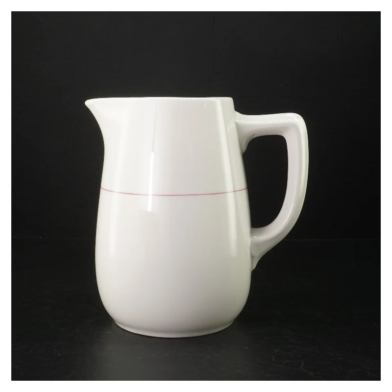 Hvid porcelænskande med rød kant (str. H. 20 cm. ø. 13,5 cm)