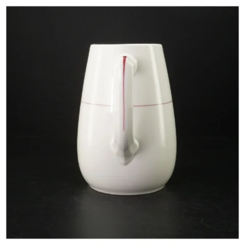 Hvid porcelænskande med rød kant (str. H. 20 cm. ø. 13,5 cm)