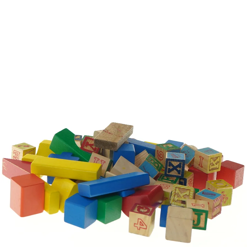 Træbyggesæt med forskellige former og farver fra Kids Wood