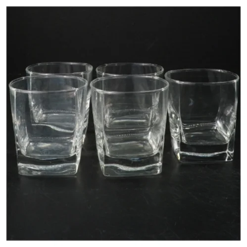 Drikkeglas (str. H. 8,5 cm. ø 8 cm)