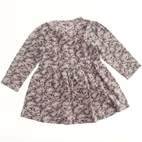 Kjole med dyremønster fra bombiBitt (str. 86)