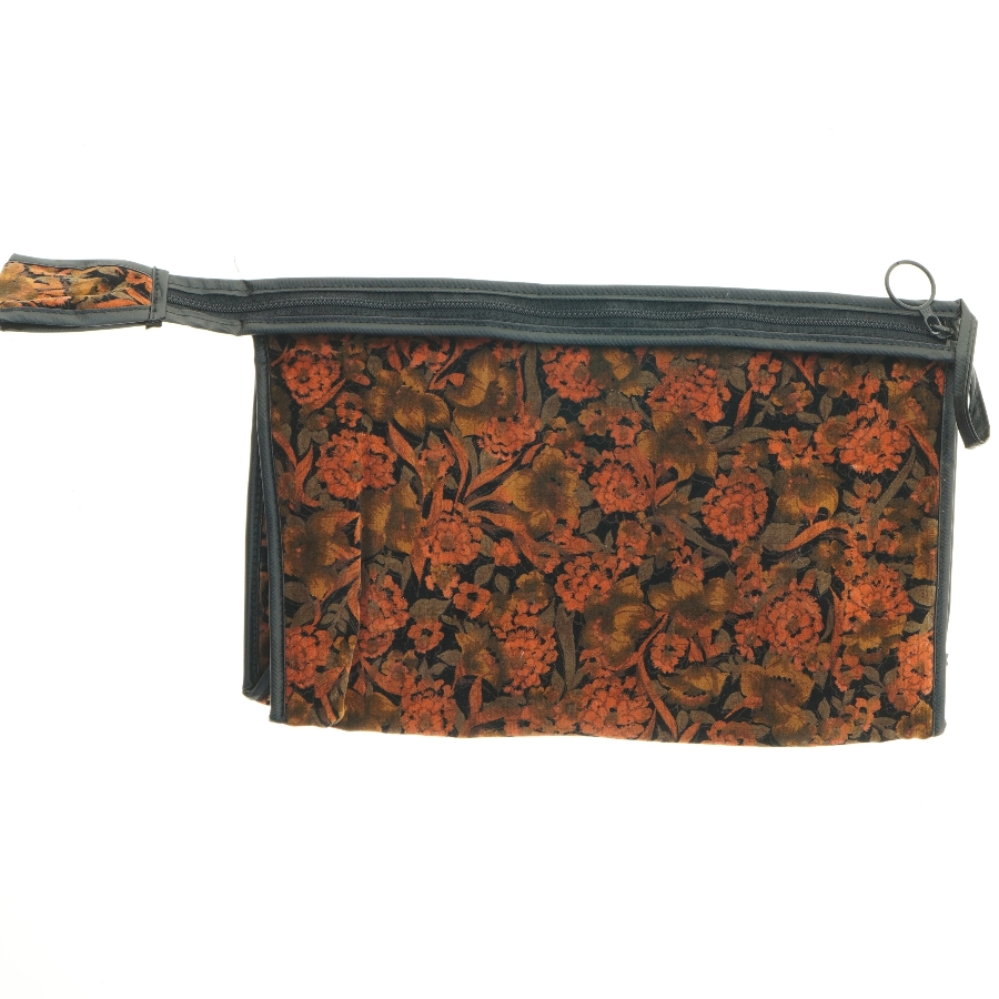 Blomstret clutch taske (str. 30,5x19,5 cm)