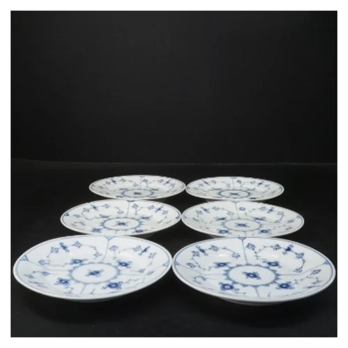 Sæt med seks porcelænstallerkener, musselmalede, fra Royal Copenhagen (str. Ø 14 cm)