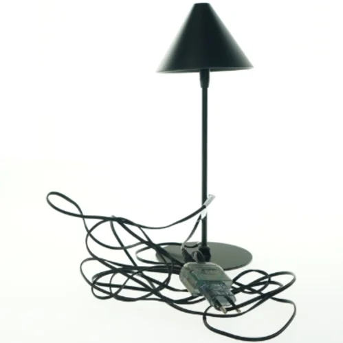 Sort bordlampe fra IKEA (str. 30 cm)