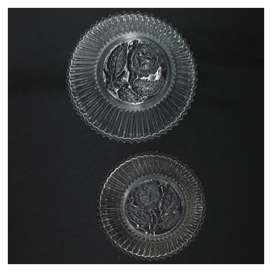 Glasskåle med dekorativt reliefmønster (str. Ø. 14 cm. ø elve cm)