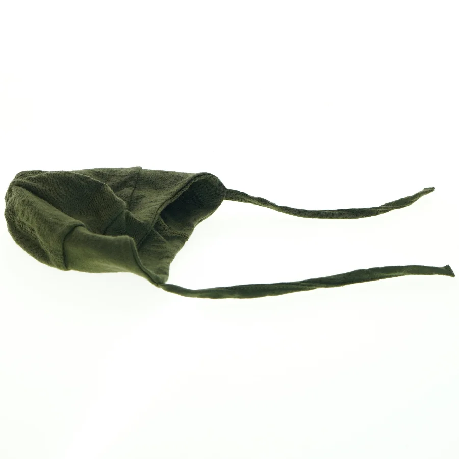 Grøn babyhue med bindebånd fra Joha (str. 1-2 år )