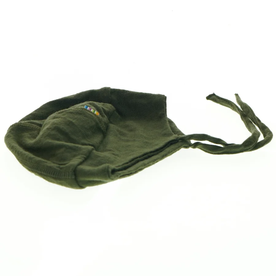 Grøn babyhue med bindebånd fra Joha (str. 1-2 år )