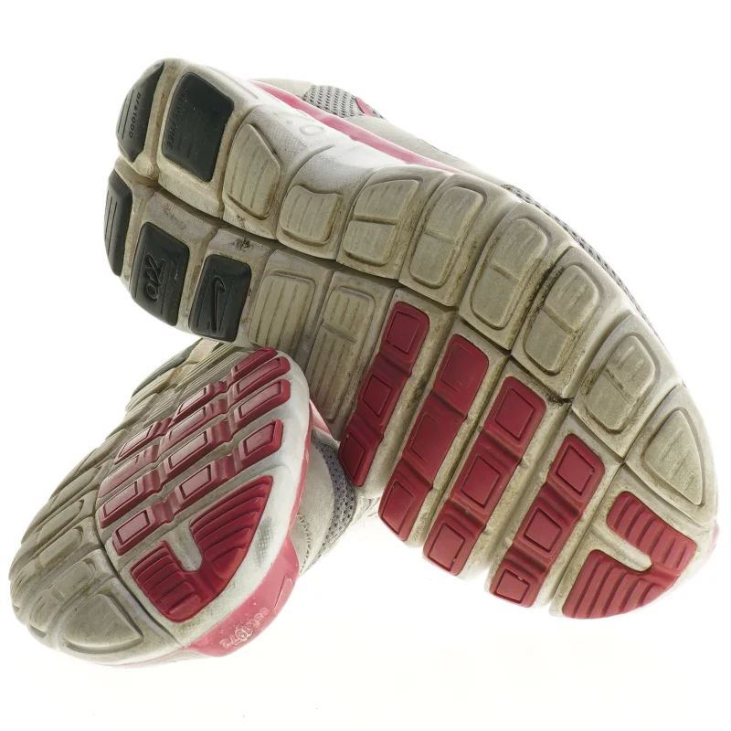 løbesko fra Nike str. 39