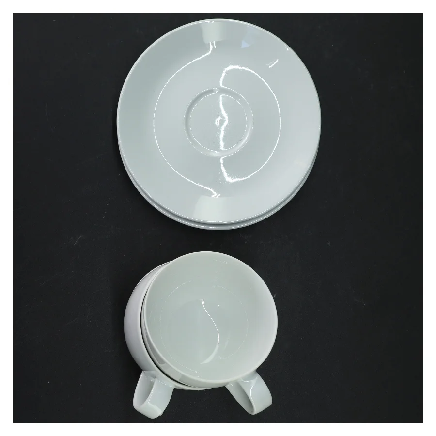 Kaffekop med underkop (str. 6 x 13,5. cm)