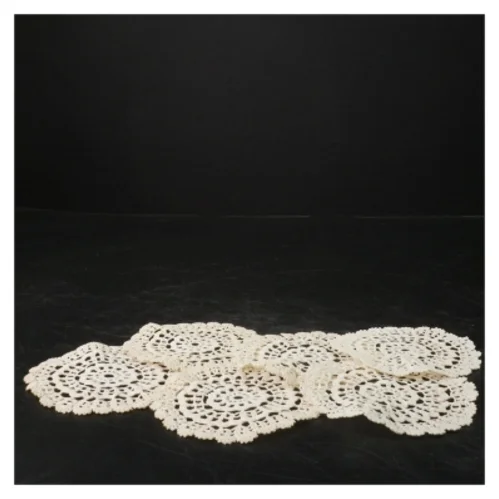 Sæt af seks hæklede coasters (str. Ø 10 cm)