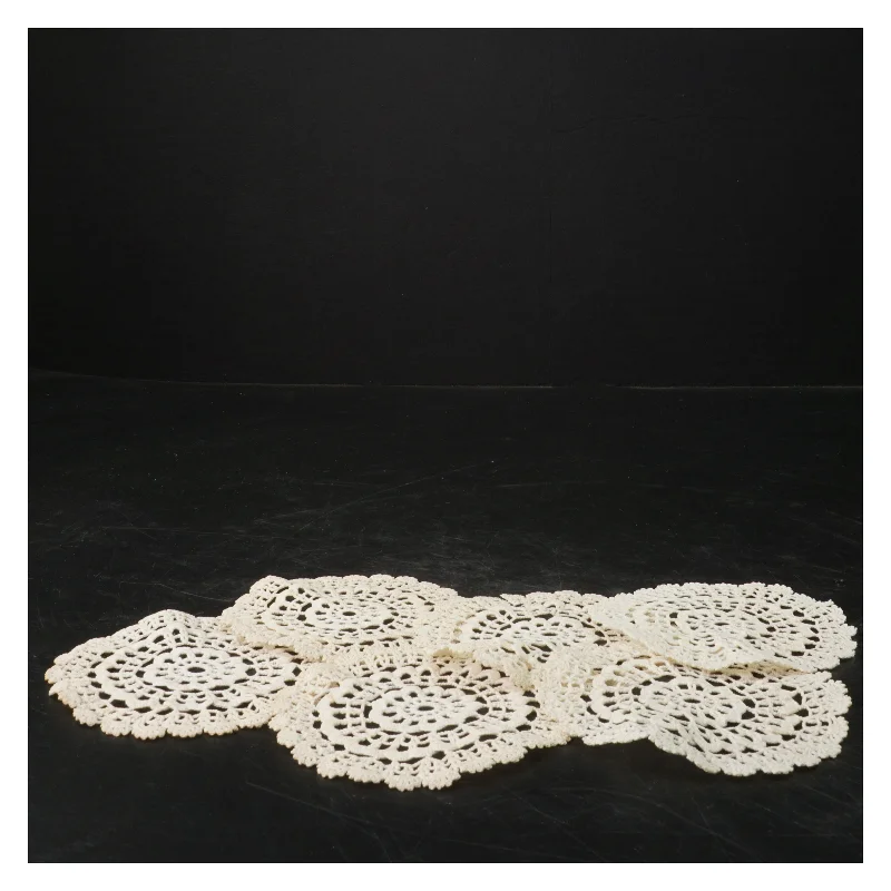 Sæt af seks hæklede coasters (str. Ø 10 cm)