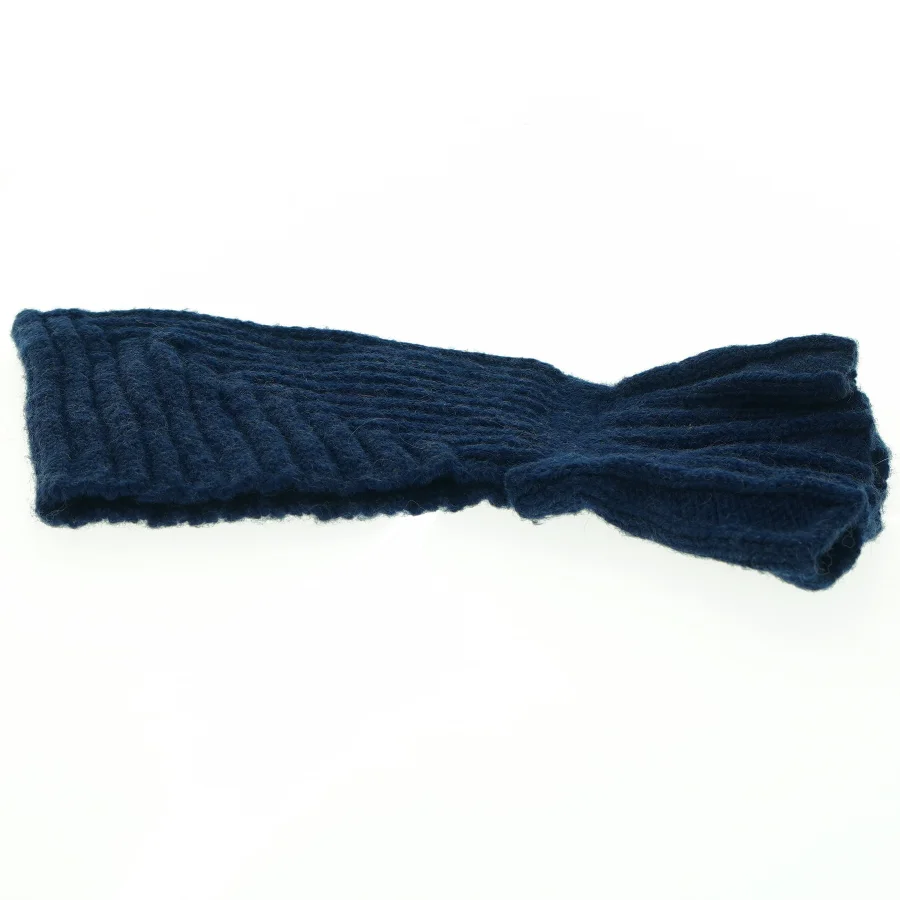 Strikket halsedisse (str. 35x19 cm)