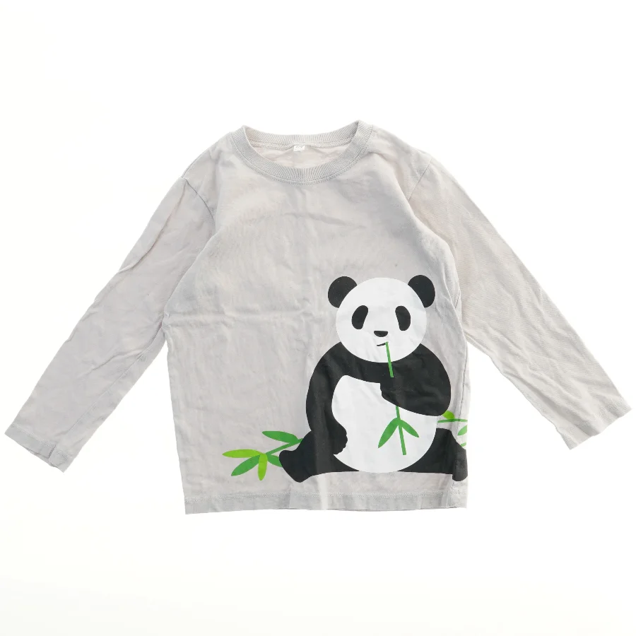 Langærmet bluse med pandatryk (str. 110)