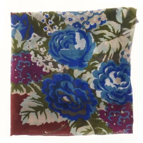 Blomstret tørklæde (str. 80x100 cm)