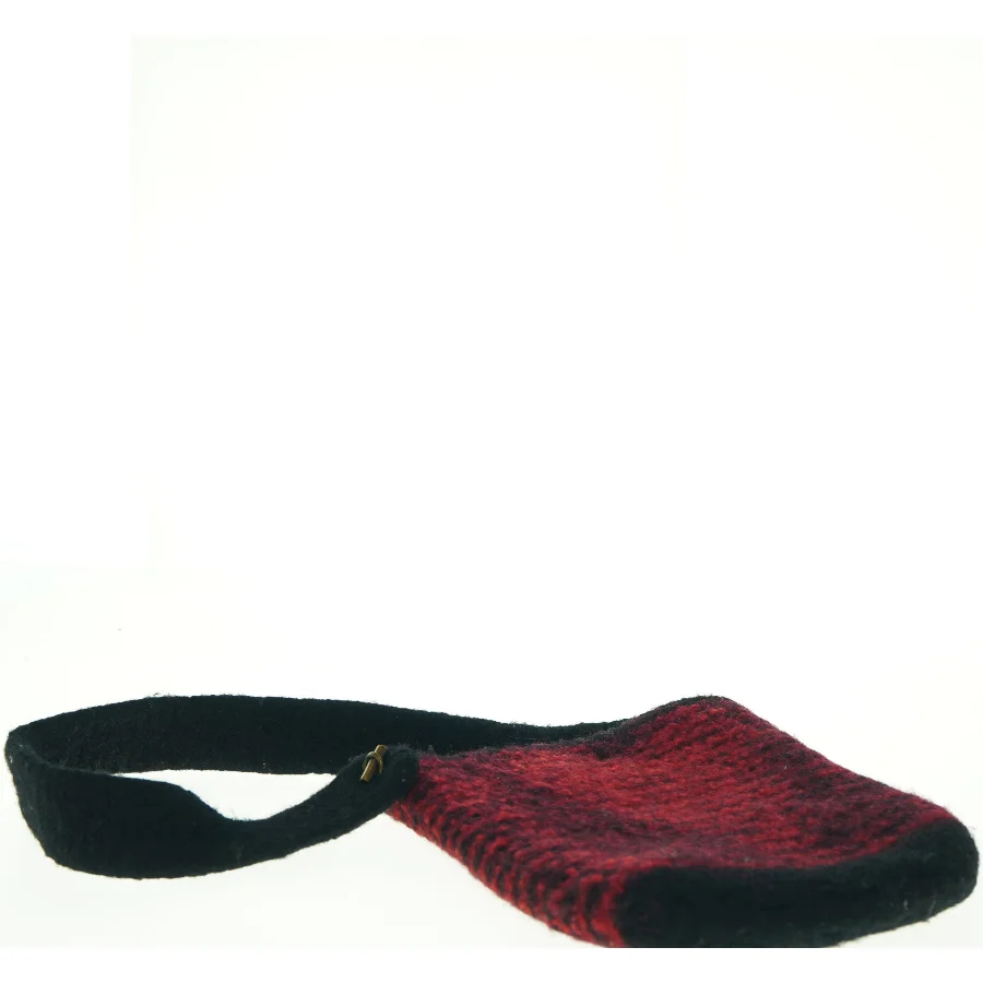 Filtet skuldertaske (str. 26 x 23. cm)