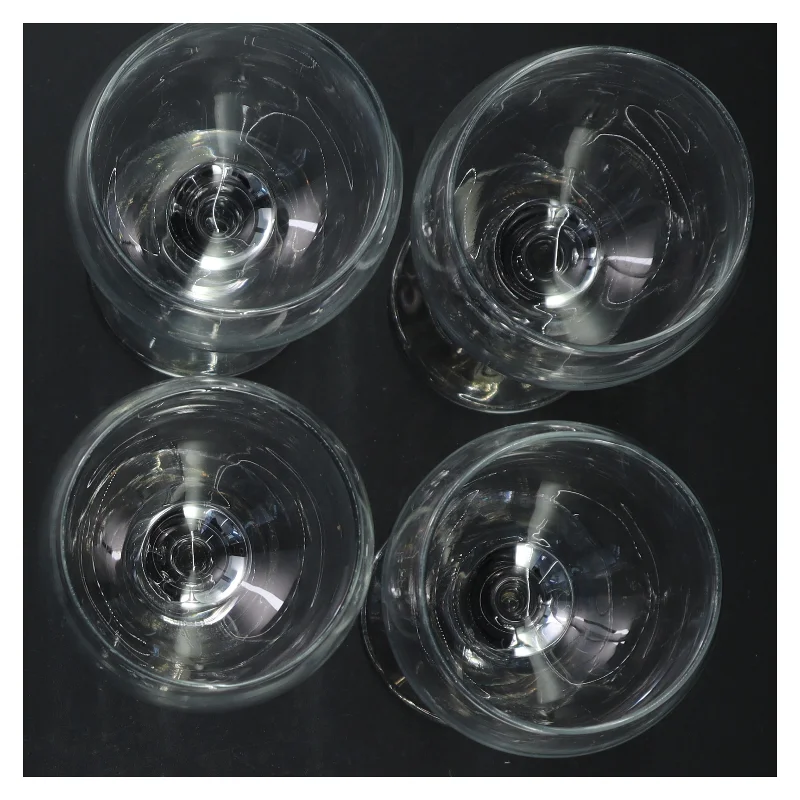 Gennemsigtige vinglas