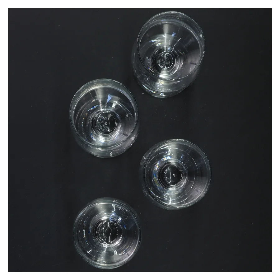 Sæt med 4 glas (str. 13x6,5 cm)