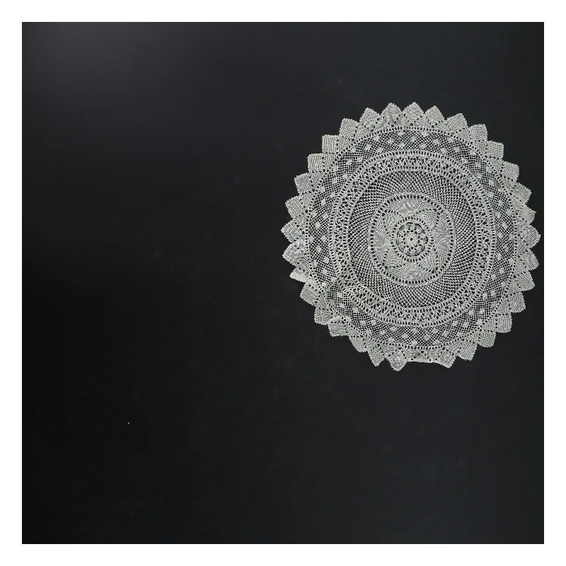 Hæklet borddug (str. Ø 24 cm)