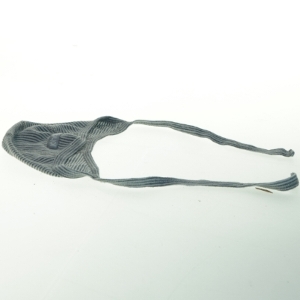 Stribet hue med bindebånd fra Joha (str. 37 cm)