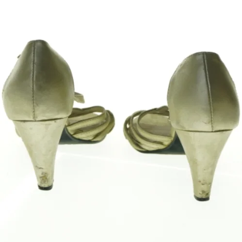 Guld sandaler fra Vagabond (str. 39)