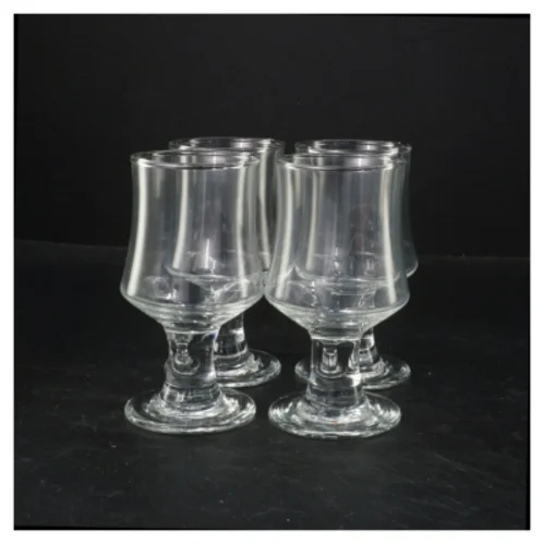 Sæt med 4 glas (str. Ø 6,5x13,5 cm)