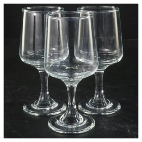 Sæt af tre vinglas (str. 13 cm x 5,5 ø cm)