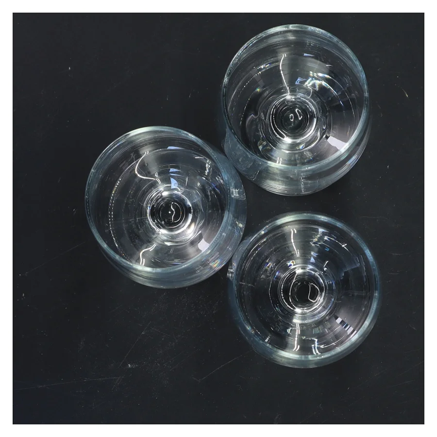 Sæt af tre vinglas (str. 13 cm x 5,5 ø cm)