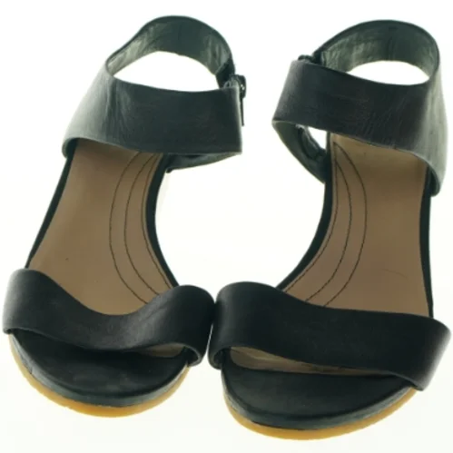Sorte kilehælsandal fra Camper (str. 39)