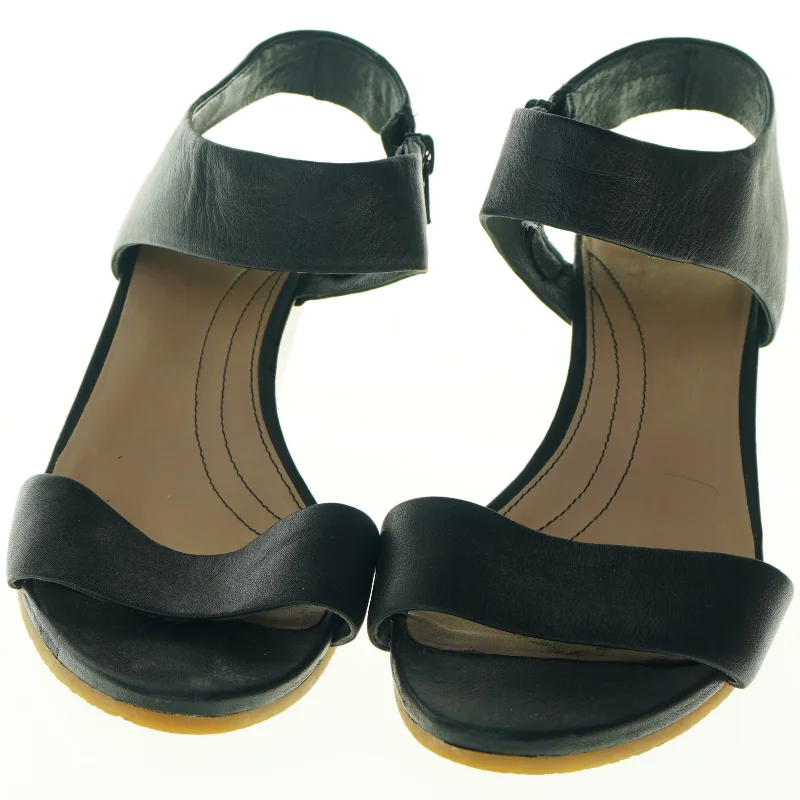 Sorte kilehælsandal fra Camper (str. 39)