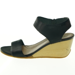 Sorte kilehælsandal fra Camper (str. 39)