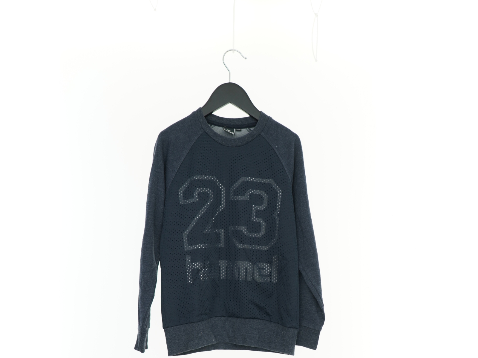 Bluse fra Hummel (str. 128 cm)