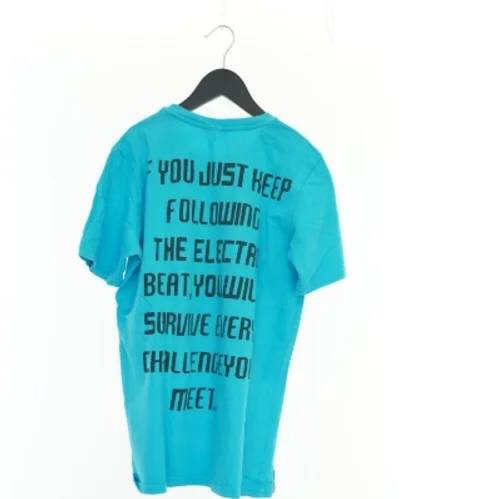 T-Shirt fra D-XEL (str. 176 cm)