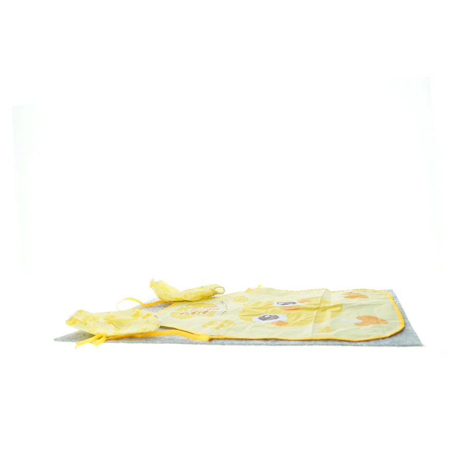 Legetøjs forklæde fra Ukendt (str. 50 cm x 38 cm)