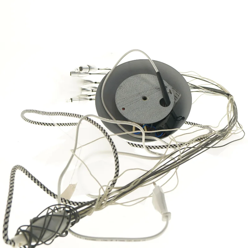 Grå pendel med flere ledninger (str. 75 cm)