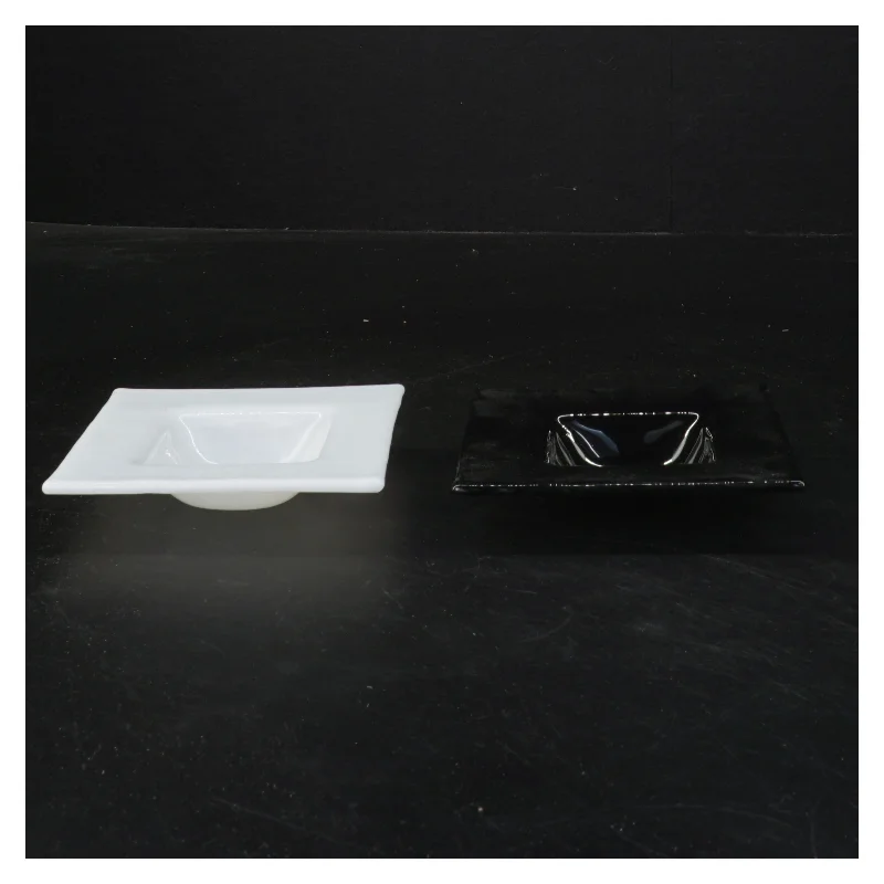 To firkantede glas skåle (str. 10x10 cm)