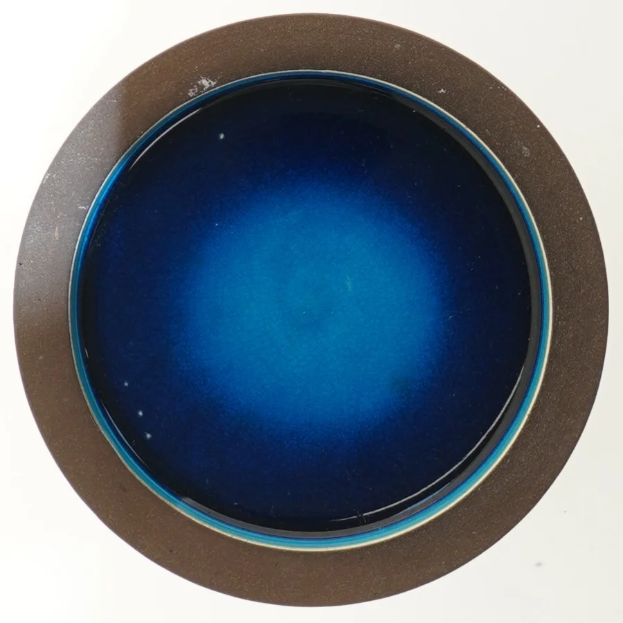 Rund keramikfad med blå glasur fra Knabstrup (str. Ø 20x3 cm)