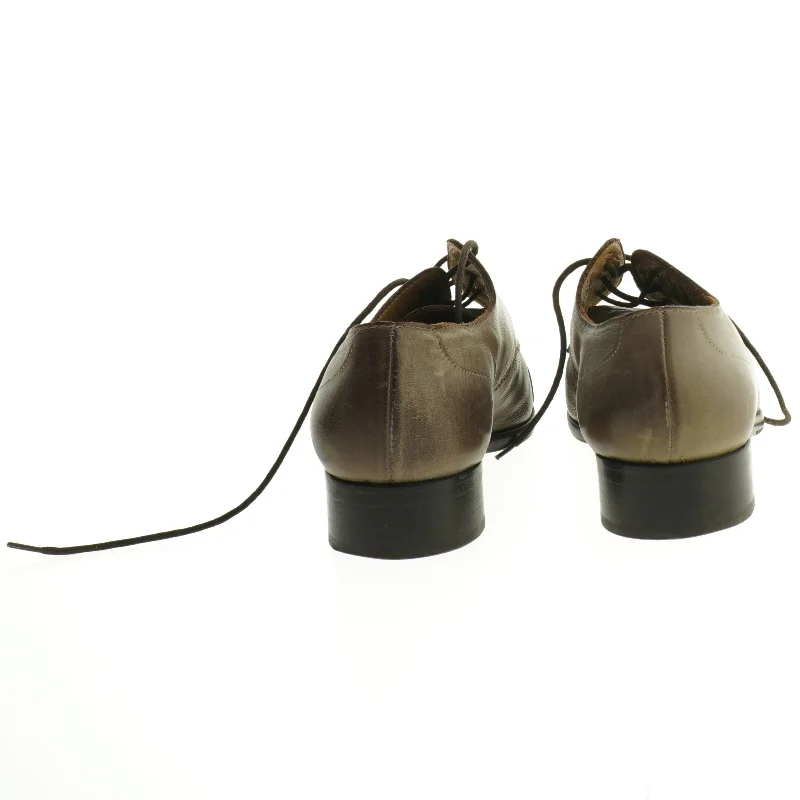 Brugte snøresko i læder (str. 38½)